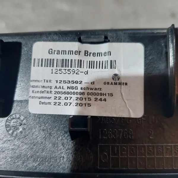 Mercedes Classe C W205 Boîte à gants OEM 2056800096 image 4