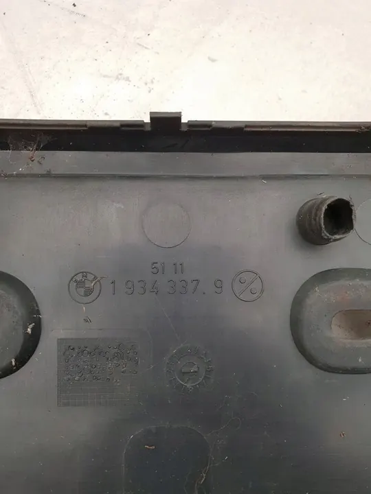 BMW e34 rifinitura paraurti anteriore 1934337 image 8
