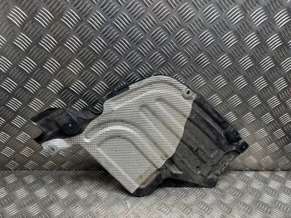 BMW X5 G05 2023 Proteção inferior traseira esquerda OEM image 3
