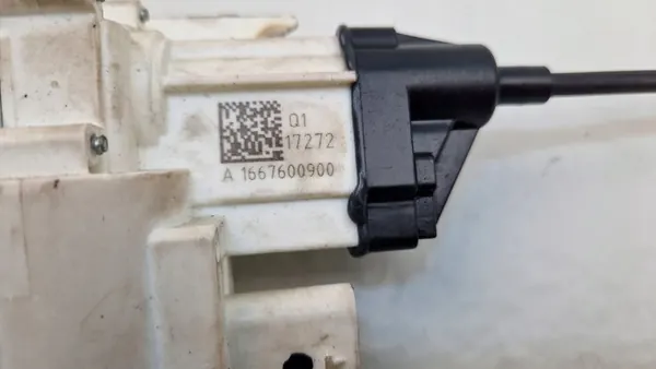 Mercedes-Benz GL X166 2015 Rear Door Actuator image 6