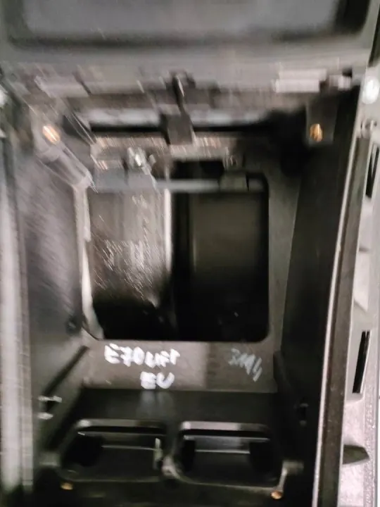 BMW X5 E70 Tunnel Armsteun OEM - Gebruikt image 10