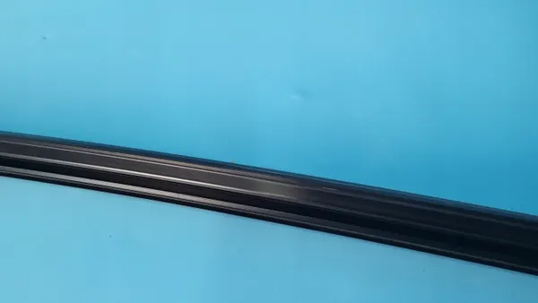 Tesla Model 3 Kattojohdin Oikea OEM 1083520-01-D image 9