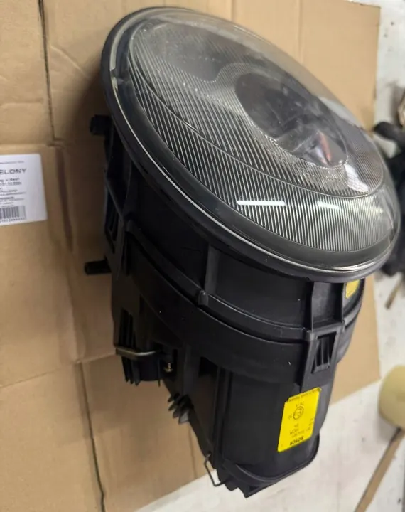 Porsche OE 993-631-031-00 Linker Koplamp image 2