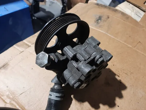 Servostyrningspump Opel Insignia 95521951 image 3