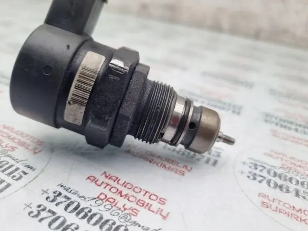 Regulador presión combustible OEM 057130764C VW Touareg image 3
