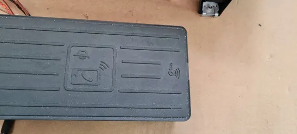 Audi A6 C8 Trådlös Laddare OEM 4K0035502B Begagnad image 7