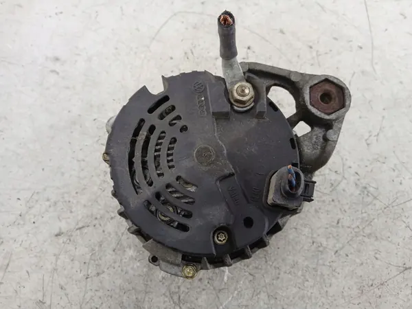 AUDI A4 S4 B5 1.8 B Alternator 06B903016G image 4