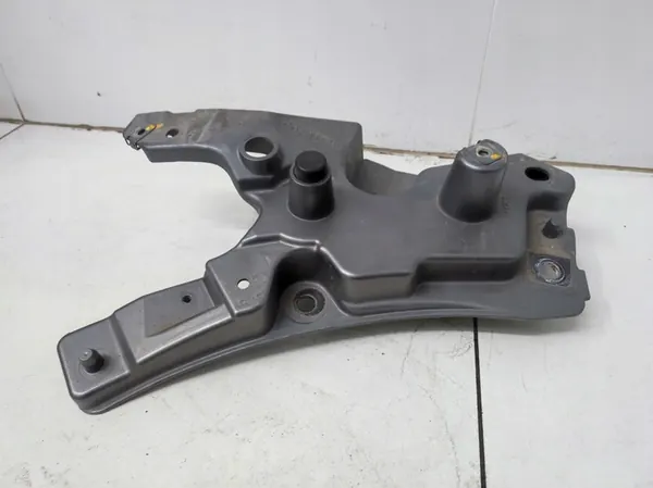 Höger fram skärm fäste Volvo XC60 II image 2