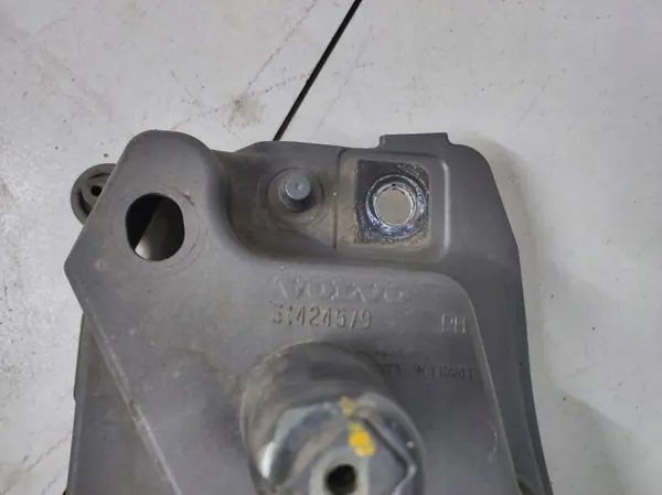 Höger fram skärm fäste Volvo XC60 II image 6