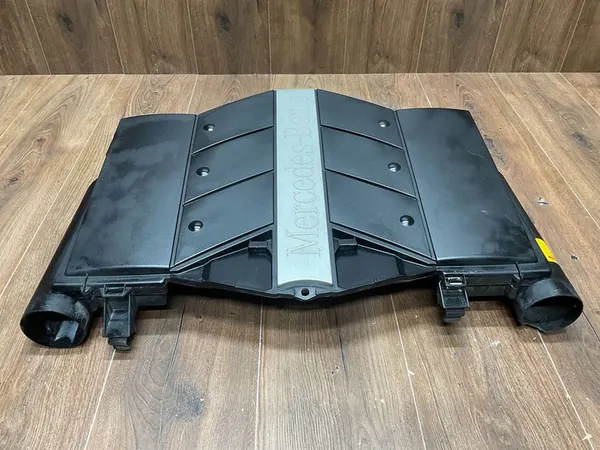 Mercedes W203 W220 W215 Ilmansuodattimen Kotelo A1120900601 image 2