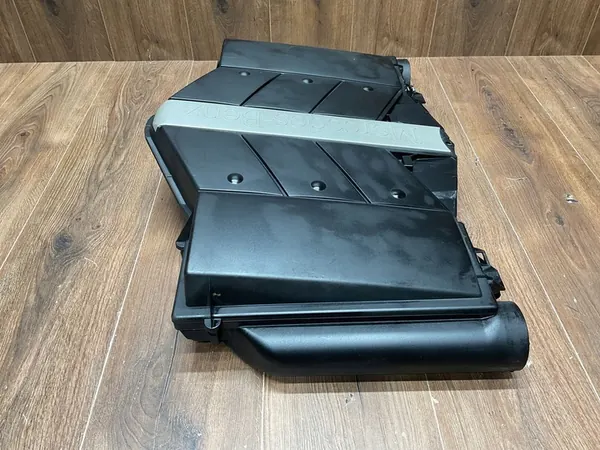 Mercedes W203 W220 W215 Ilmansuodattimen Kotelo A1120900601 image 3