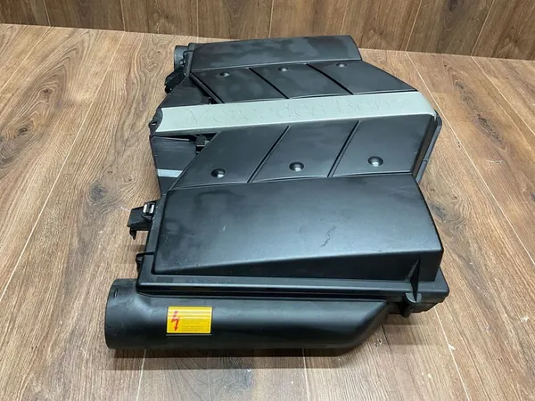 Mercedes W203 W220 W215 Ilmansuodattimen Kotelo A1120900601 image 5