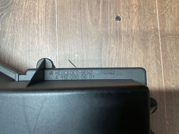 Mercedes W203 W220 W215 Ilmansuodattimen Kotelo A1120900601 image 8