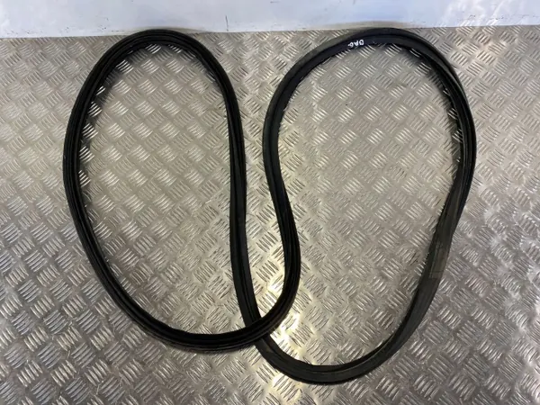 Junta de maletero Kia Sorento OEM FOB26229 - Usado image 2
