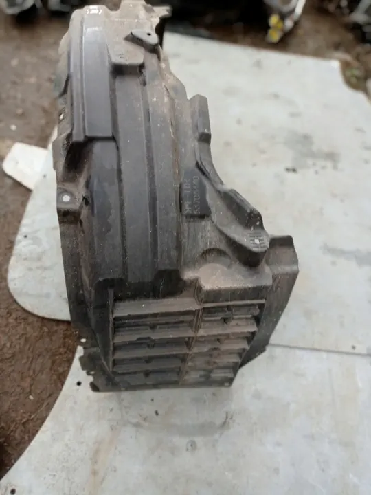 Mitsubishi Lancer VIII Front Right Wheel Arch 5370A440 image 3