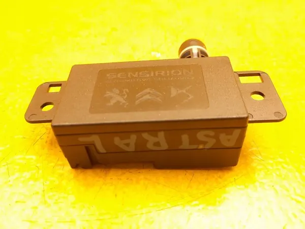 Sensor Presión Aceite Opel Astra L OEM 9831983580 image 3