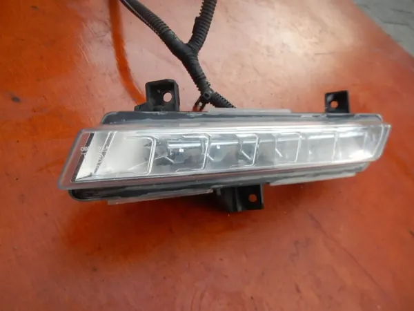 Luz DRL esquerda OEM 266051034R para Renault Clio IV image 4