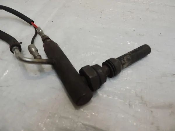 Fuel Pressure Sensor Ford AV61-9T540-BF image 3