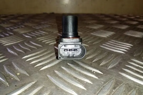 Sensor de posición del árbol de levas BMW 5 TOURING (E61) 3.0L Diesel OEM image 3