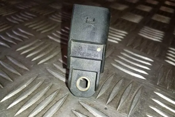 Sensor de posición del árbol de levas BMW 5 TOURING (E61) 3.0L Diesel OEM image 6