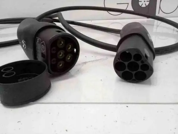 Mercedes-Benz accukabel OEM A0005832305 image 3
