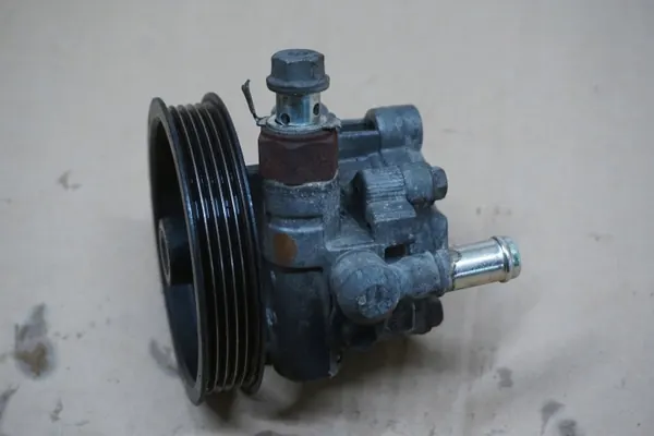 Servopumpe RAV4 II 2.0 D4D OEM Gebraucht image 2