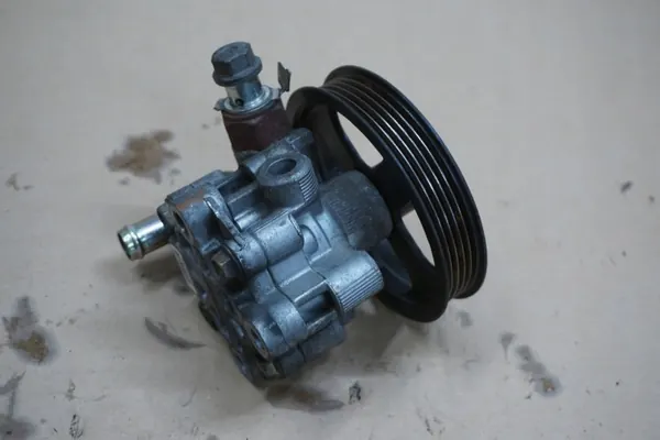 Servopumpe RAV4 II 2.0 D4D OEM Gebraucht image 5