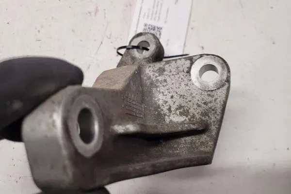 Vasemman Moottorin Kiinnike VOLVO V60 1.6L Diesel 2011 image 2