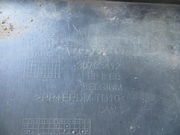 VOLVO XC60 Framskärms Spoiler 30763412 image 7