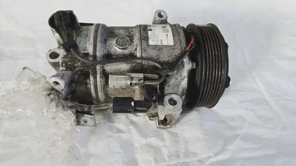 Renault OE Klimakompressor OEM 926006UB0A - Gebraucht image 2