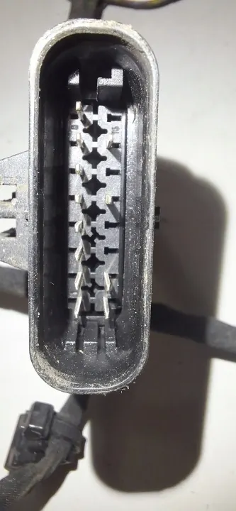 Mercedes Framstötsfästningssats OEM A1775404456 image 6