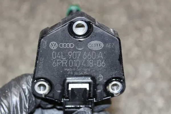 Öljysensori VW Audi Skoda Seat 2.0TDI 04L907660A image 3