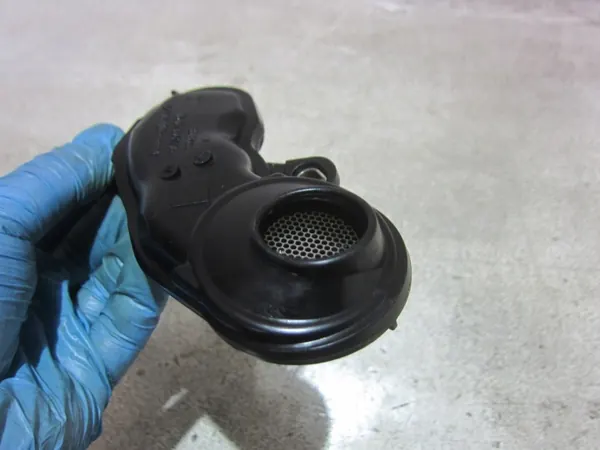 BMW Ölpumpenzufuhr OEM 11418513665 - Gebraucht image 4