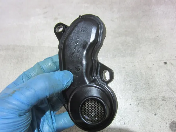 BMW Ölpumpenzufuhr OEM 11418513665 - Gebraucht image 5