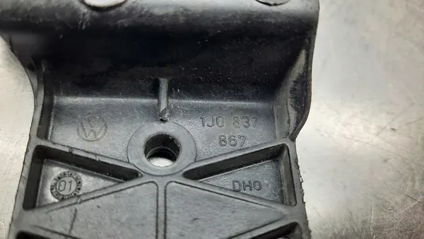 Linke Vorderverriegelung VW Passat B5 00R Kombi 1J0837867 image 5