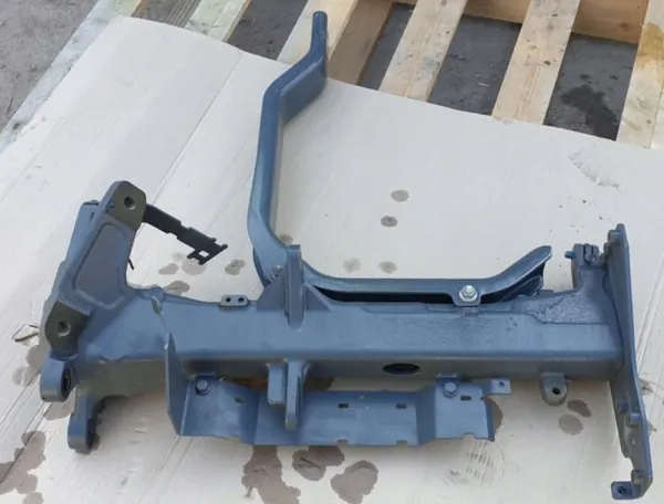 Suporte de para-lama XF/XG OEM com montagem tanque AdBlue image 2