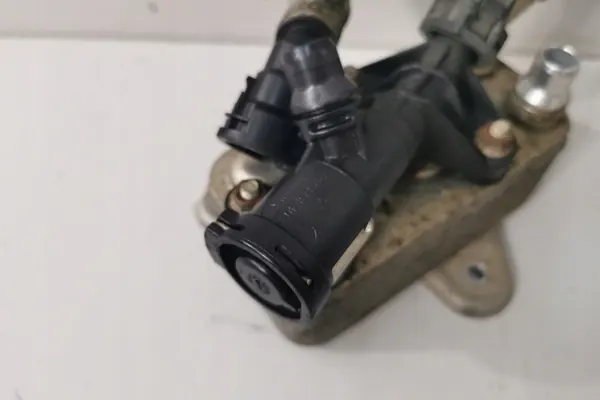 Enfriador de aceite BMW X5 (E70) 3.0L Diesel 2012 OEM 7800408 image 2