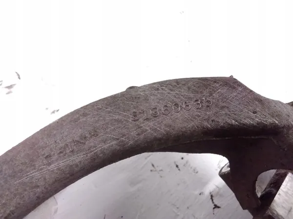 Volvo XC90 2018 Etujousimen Kiinnike OEM 31360635 image 4