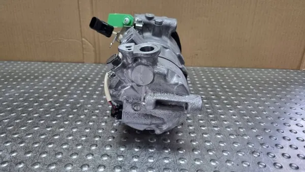 Mercedes AC-kompressori W242 W246 W176 C117 C118 X156 X118 A0038304360 image 4