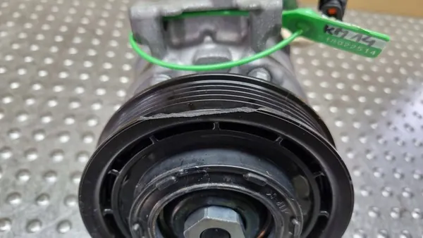 Mercedes AC-kompressori W242 W246 W176 C117 C118 X156 X118 A0038304360 image 5