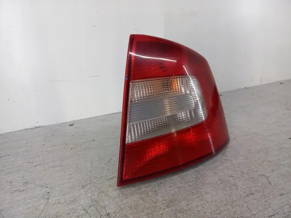 Höger bakljus Skoda Octavia II FL image 4