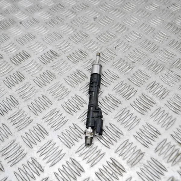 Iniettore BMW 5 (F10) 4.4L 330kW 2015 OEM 0261500186 image 3