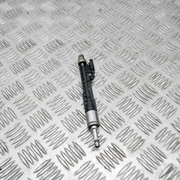 Iniettore BMW 5 (F10) 4.4L 330kW 2015 OEM 0261500186 image 5