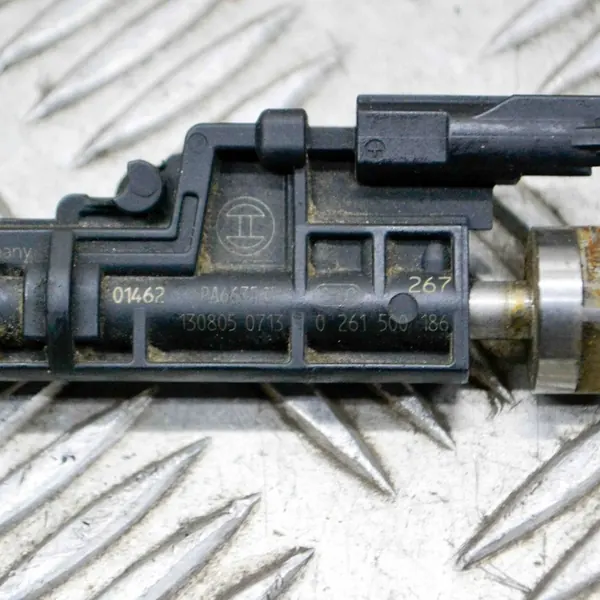 Iniettore BMW 5 (F10) 4.4L 330kW 2015 OEM 0261500186 image 8