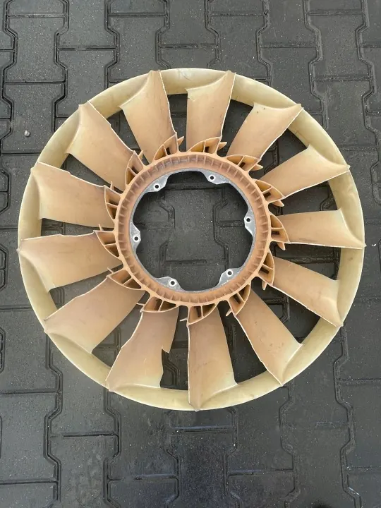 Ventilateur Mercedes Actros MP4 OEM A4712050606 Occasion image 2