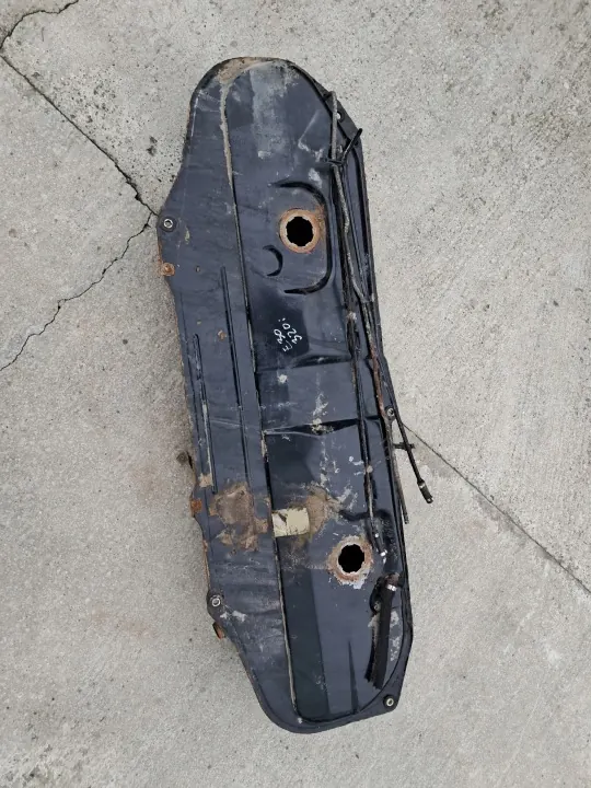 Bränsletank OEM 1180175 för BMW E30 Coupé/Sedan image 2