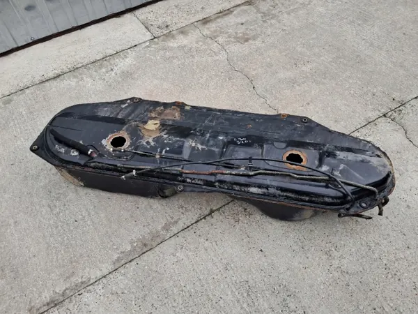 Bränsletank OEM 1180175 för BMW E30 Coupé/Sedan image 3