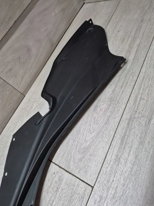 Ferrari 458 Italia höger motorhuveskydd OEM 82277300 image 4