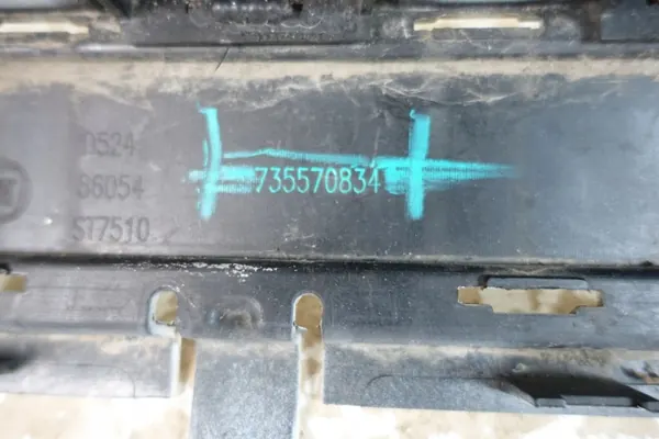 Fiat 500L Trekking 2013 achterbumper OEM 735570834 image 10