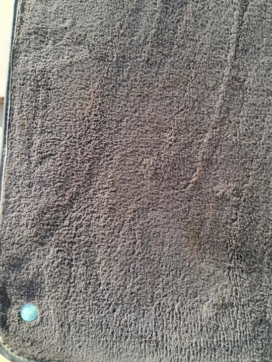 Tapete traseiro esquerdo preto Mercedes W116 SE image 2